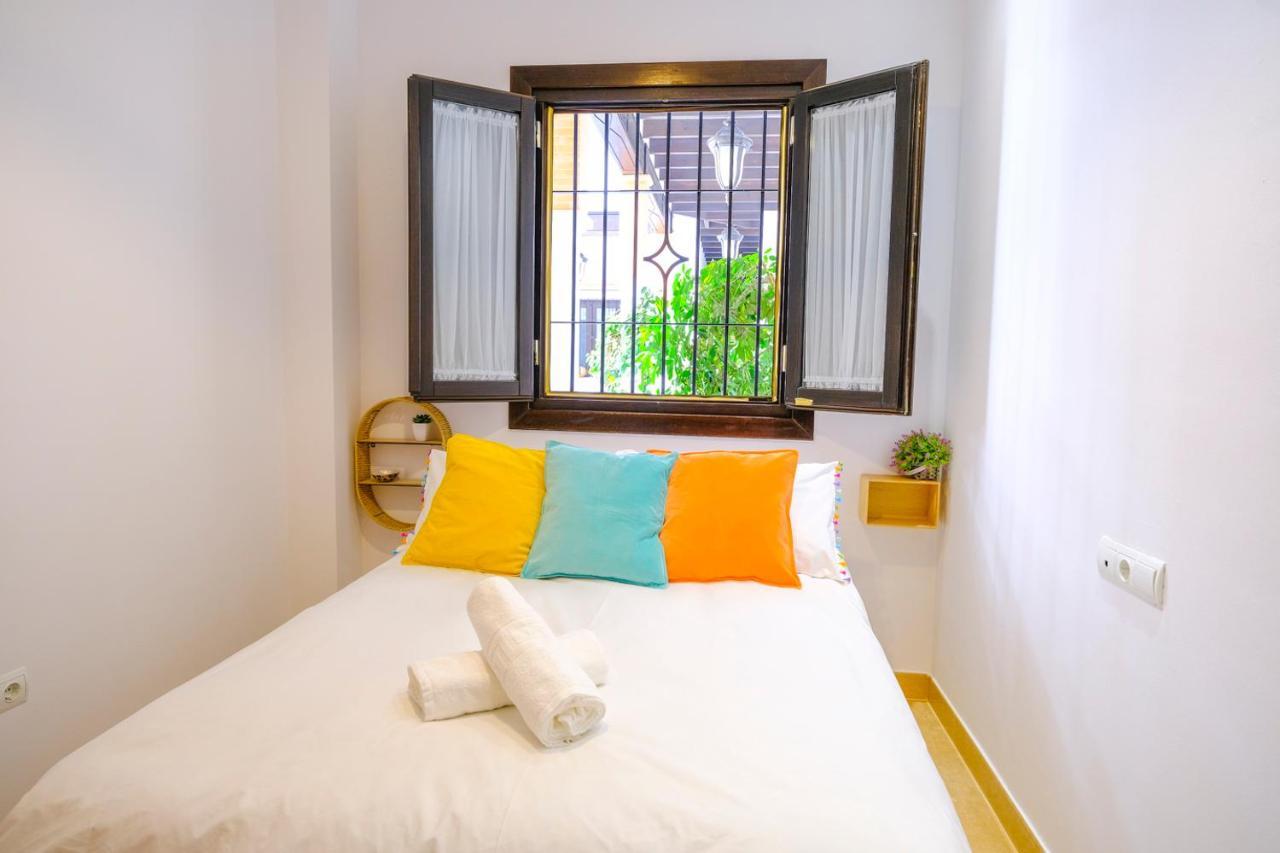 Patio Rialto Apartment Sevilla Bagian luar foto